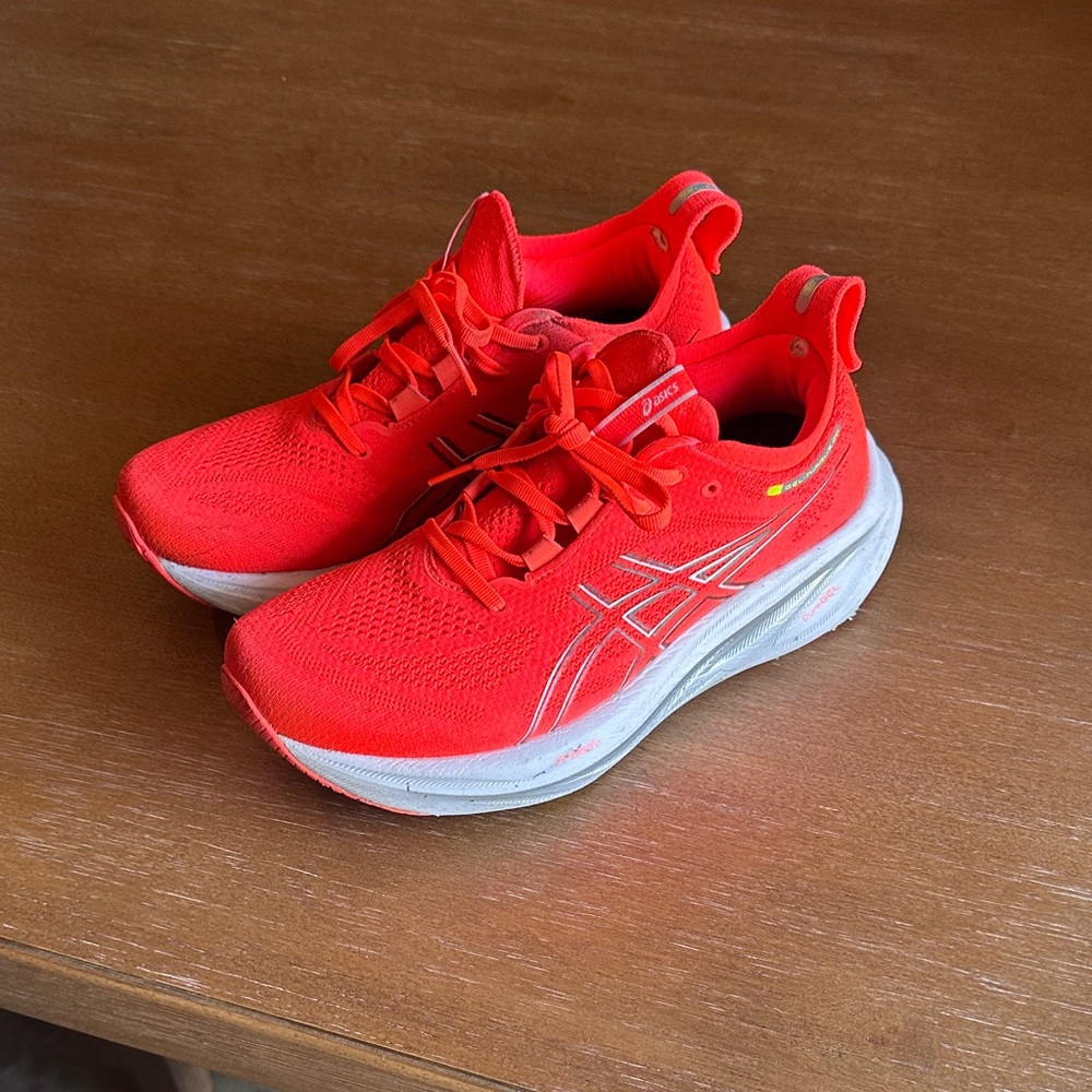 ASICS Women's Gel Nimbus 26 - Bright Red/Orange